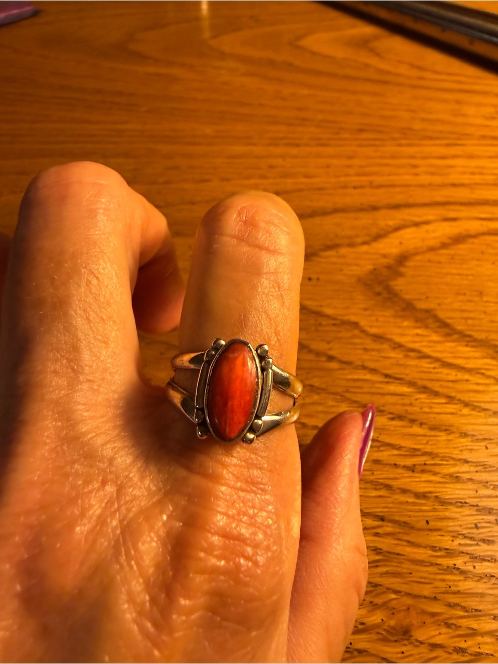 Size 8.5 Spiny Oyster Sterling Silver Ring With Split Shank Band